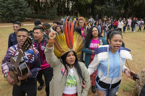 El Primer Congreso de Pueblos Indígenas: Voimakas ja Vapauttava Kokoontuminen Meksikolle